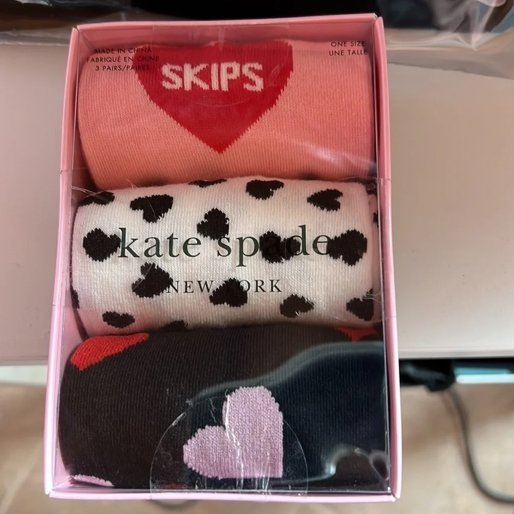 NWT Kate Spade Hearts 3-pack Crew Socks Shoe Size 4-10 Valentines